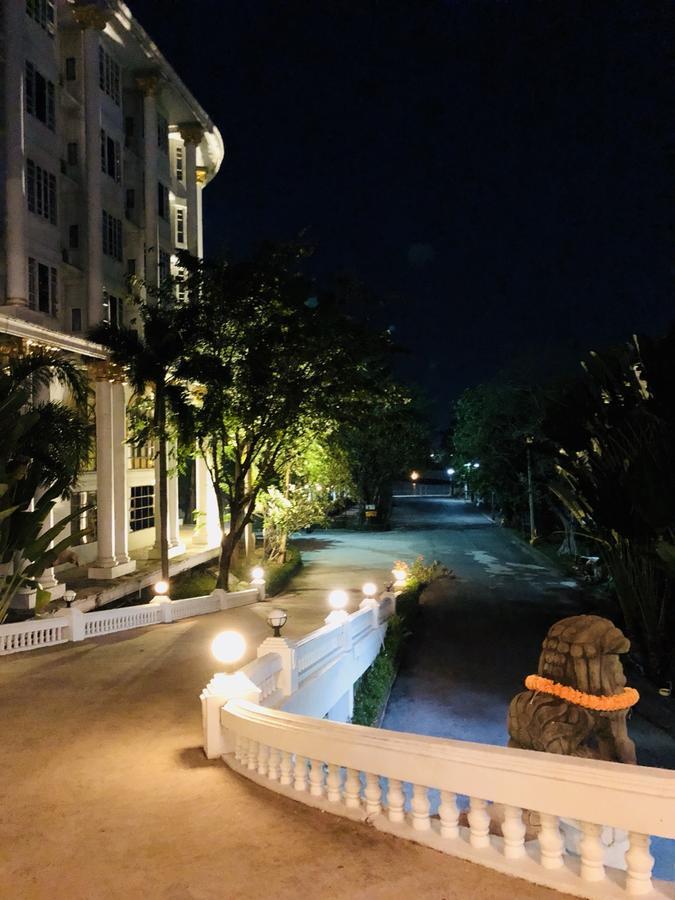 Hermitage Hotel Korat-Sha Nakhonratchasima Exterior foto